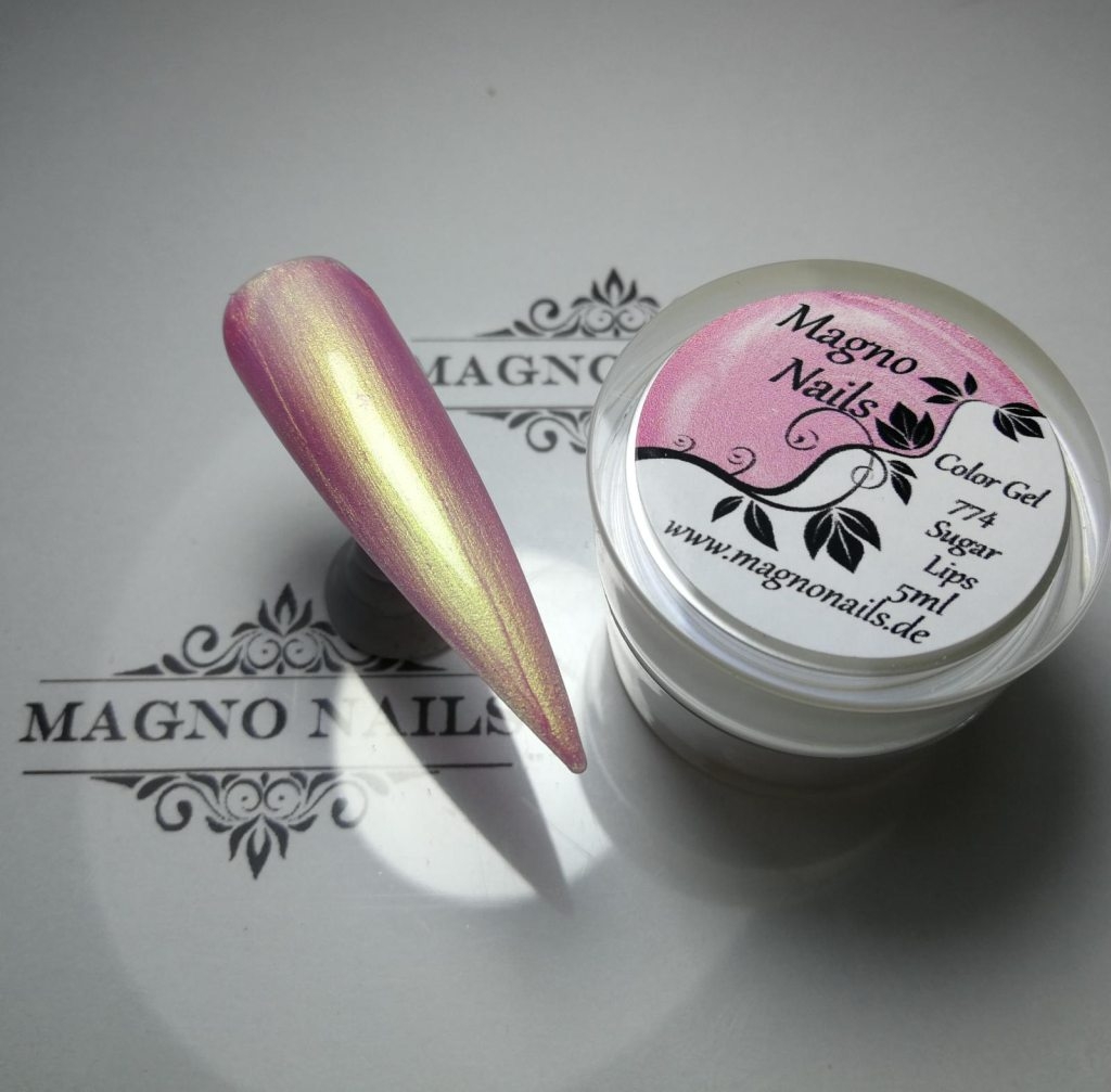 Metallic Rosa UV Gel mit feinem Goldem Schummer